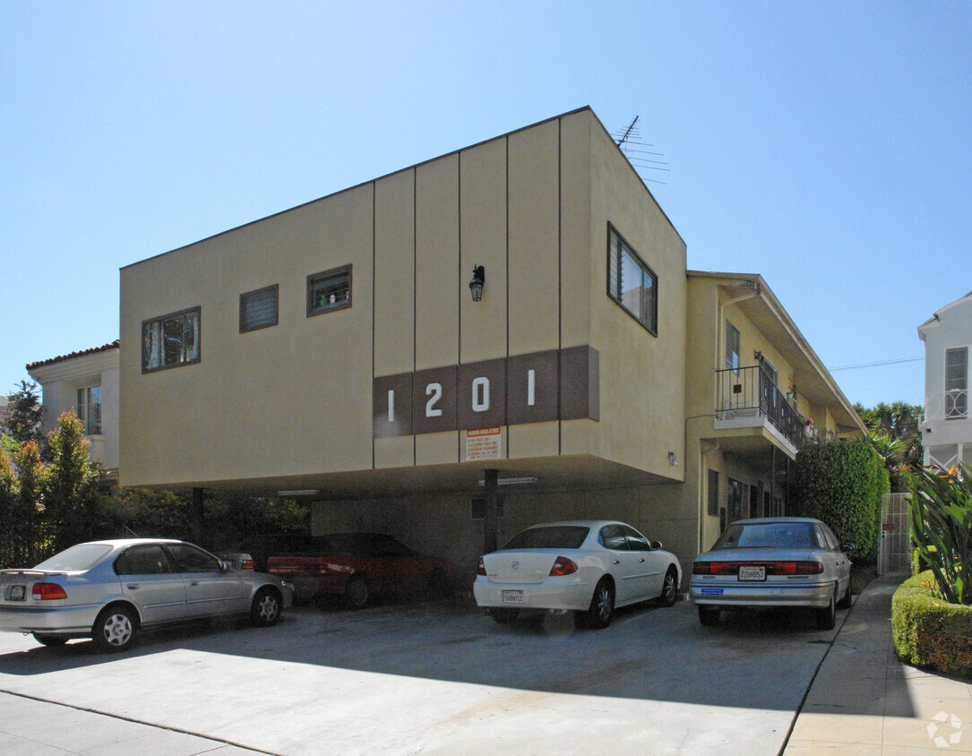 Building Photo - 1201 S Sherbourne Dr