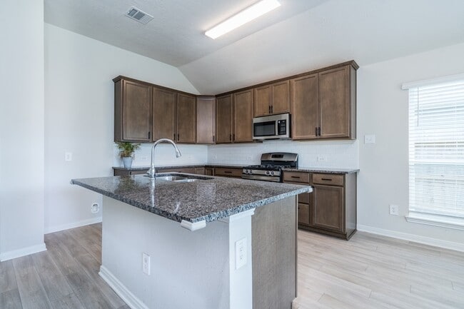 Foto del edificio - 911 Acorn Trail Pl
