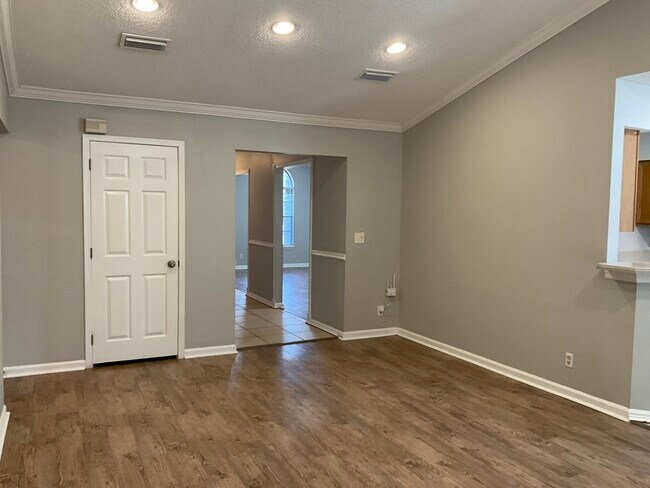 Building Photo - 2069 Waterfoot Ln