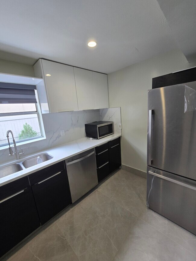 Foto del edificio - 7924 SW 8th St