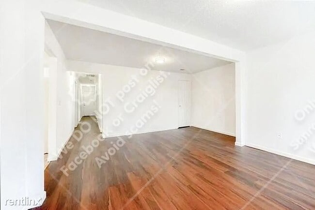 Building Photo - 4 br, 2 bath House - 1367 Railroad Ave
