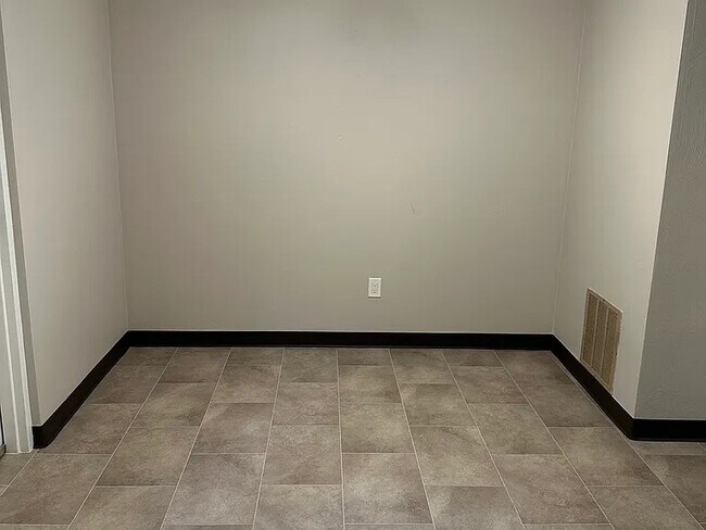 2 habitaciones/1 baño - Chateau Apartments