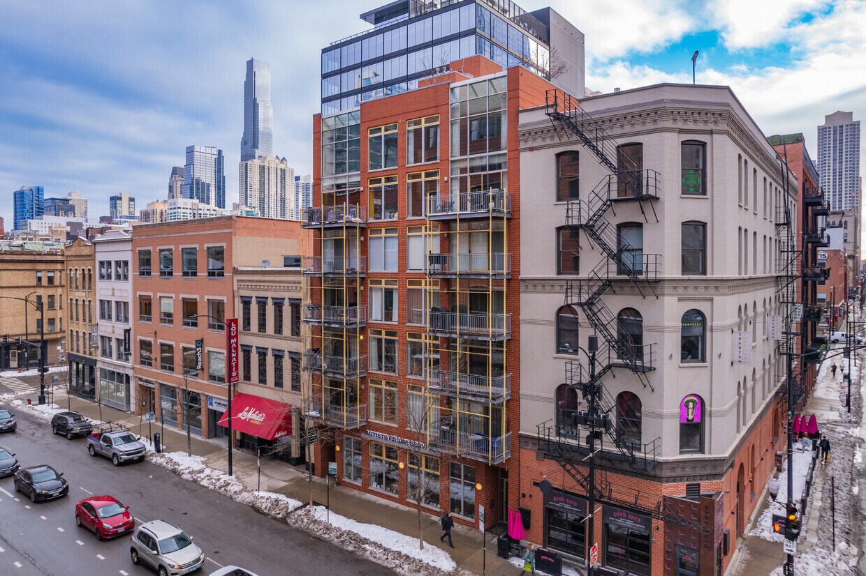 Primary Photo - 433 N Wells St
