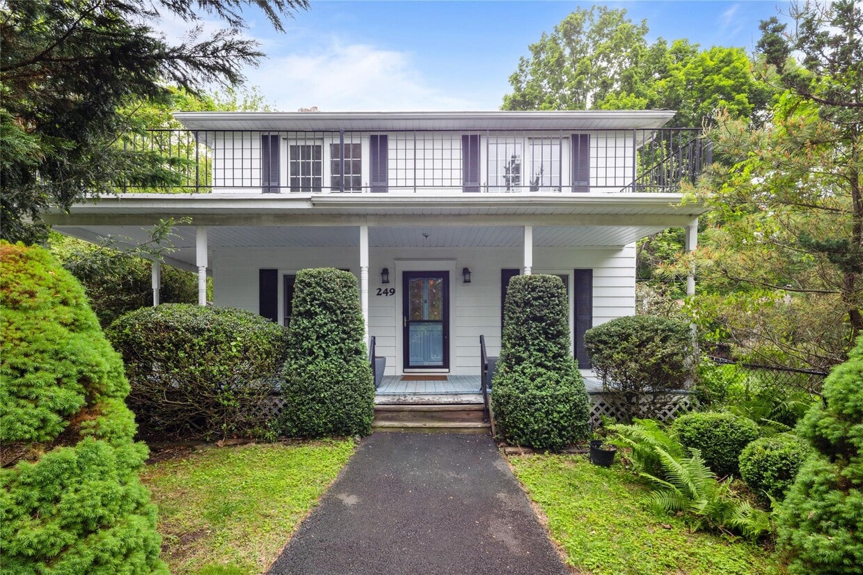 Primary Photo - 249 Cherry Ln