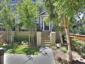 Building Photo - 236 Birch Creek Terrace