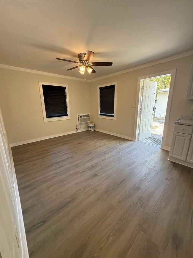 Foto del edificio - 3312 SE 3rd St