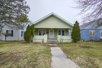 Building Photo - 525 E Eckman St