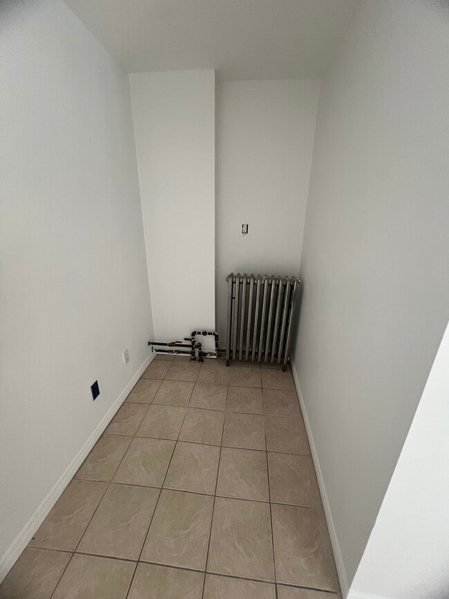 Building Photo - 2938 Danforth Ave