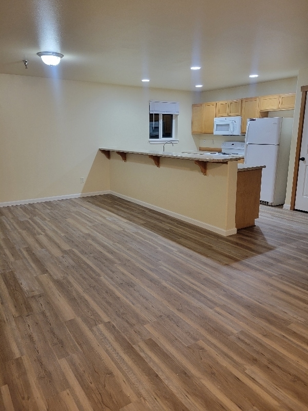 Building Photo - 373 Prairie Dr