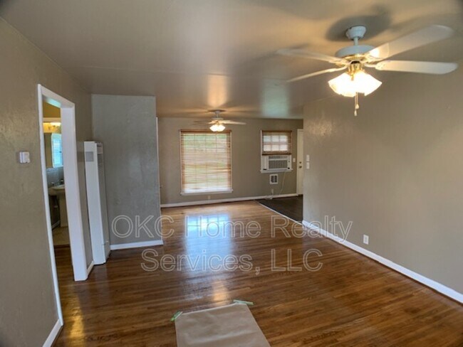 Foto del edificio - 3603 N Rockwell Ave