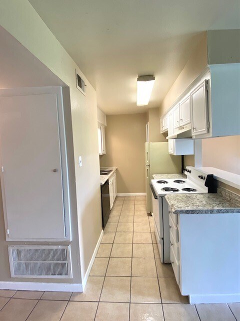 Foto del edificio - 3206 Lobit Dr