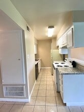 Building Photo - 3206 Lobit Dr