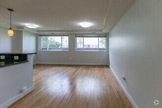 Building Photo - 804 Taylor St NW