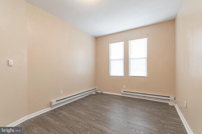 Building Photo - 5321 W Girard Ave