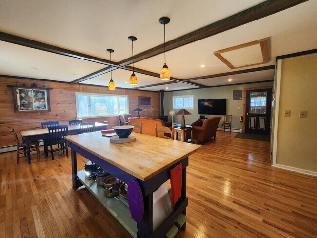 Foto del edificio - 832 W Fulton Rd