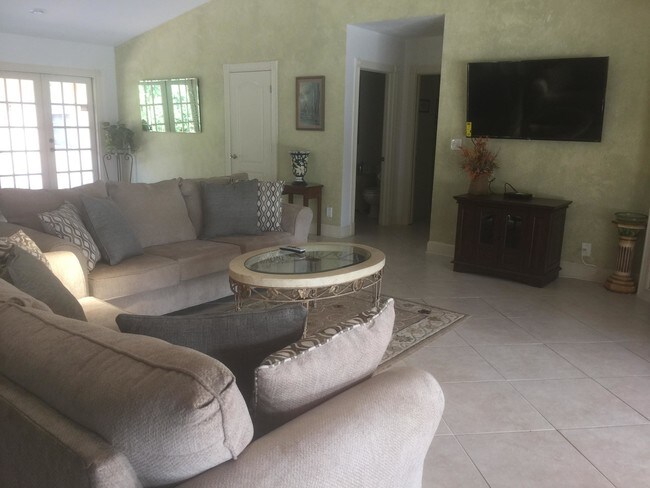 Foto del edificio - 2520 Greenbriar Dr