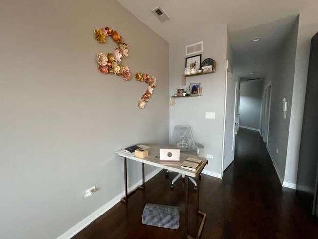 Foto del edificio - 4243 S St Lawrence Ave