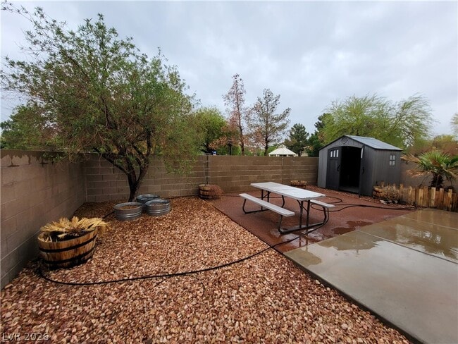 Foto del edificio - 6213 Capehart Falls St