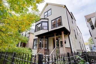 Building Photo - 2650 N St Louis Ave