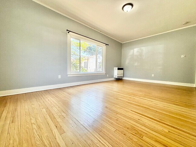 Building Photo - 400 N Mar Vista Ave. Pasadena, CA 91106