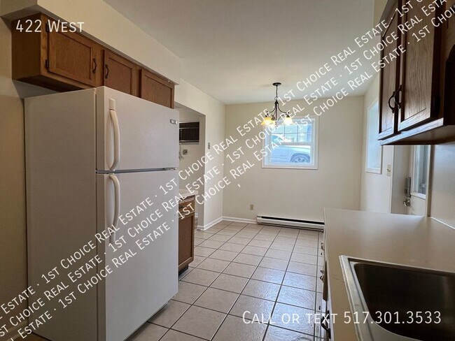 Building Photo - Spacious 2-BDR 1-BTH Duplex in Grand Ledge...