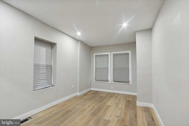 Foto del edificio - 2240 N Lambert St