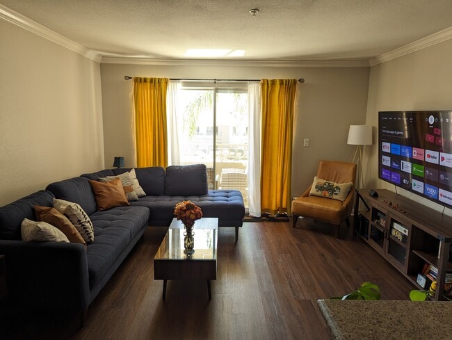Building Photo - 1020 Vista del Cerro Dr