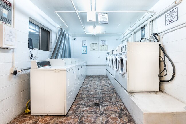 Interior Photo - The Elizabeth