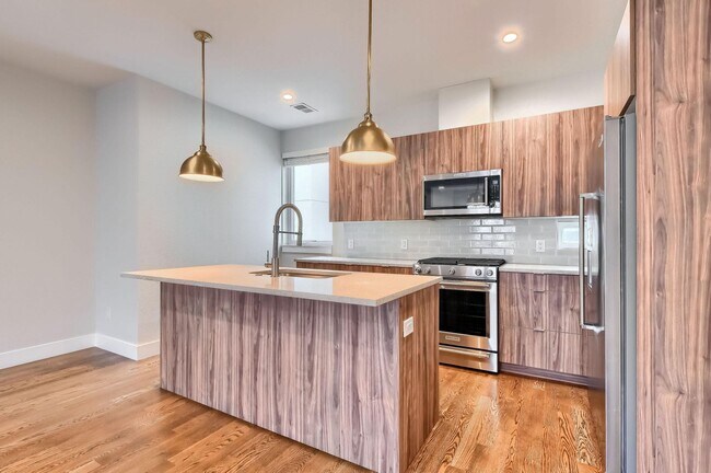 Foto del edificio - 2 Bedroom townhome in Denver