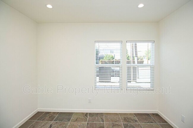 Foto del edificio - 5451 Colfax Ave