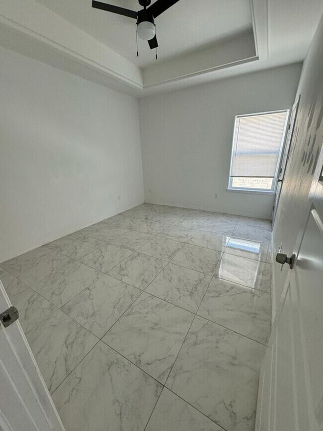 Foto del edificio - 3303 Aurora Ln