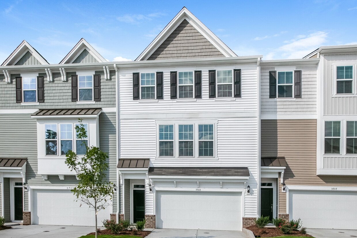 Foto principal - Avalon Townhome Collection Brier Creek