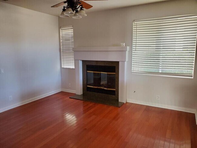 Building Photo - Beautiful Home with Private Yard