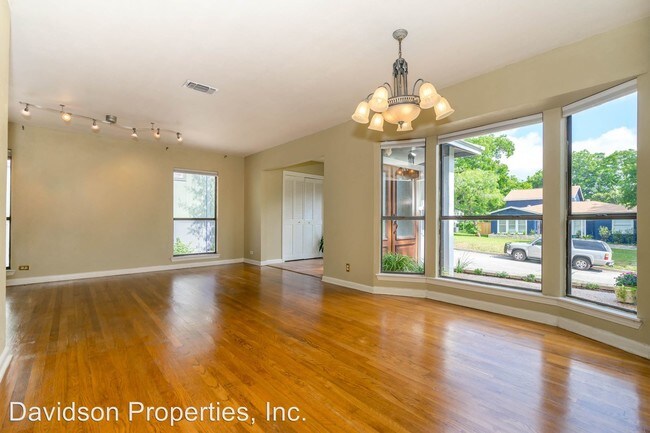 Foto del edificio - 3 br, 3 bath House - 244 E. Edgewood Pl.