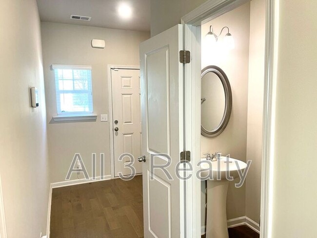 Foto del edificio - 3502 Lakeview Crk