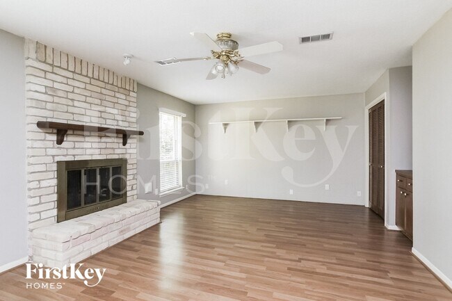 Building Photo - 3922 Maple Heights Dr