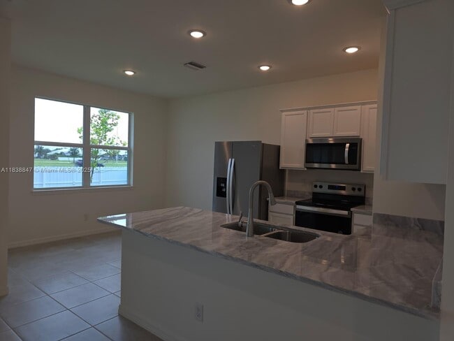 Foto del edificio - 408 NW 31st Pl