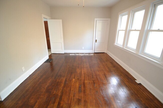 Building Photo - Recently updated 2 bedroom home Close to Mt. Echo park