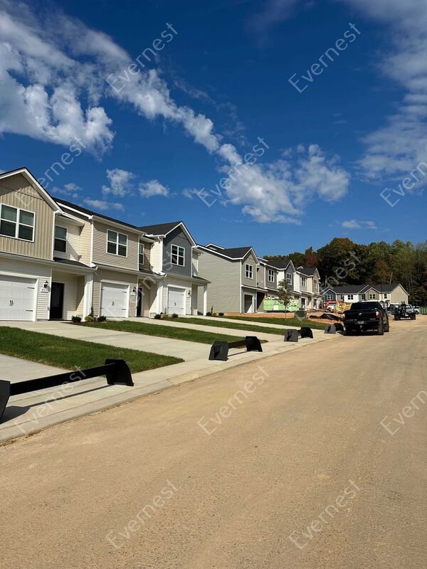 310 Seidov Cobb Wy, White Bluff, TN 37187 Townhome Rentals in White Bluff TN