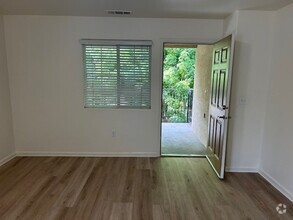 Building Photo - 2303 W Lark Ave