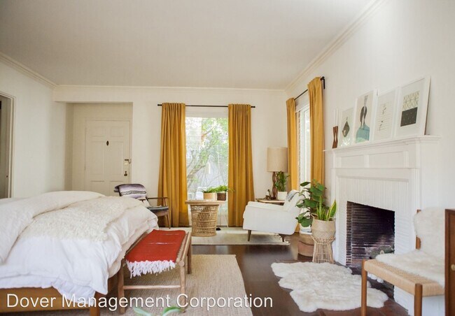 Foto del edificio - 8271-8281 Norton Ave