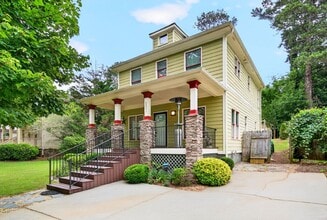Building Photo - 2801 Arborcrest Dr