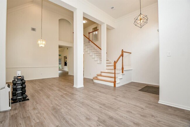 Building Photo - 3206 Shadowfern Ct
