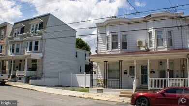 Building Photo - 1734 W Norwegian St