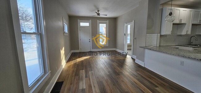 Building Photo - Renovated 3-Bedroom Gem Near Downtown Indy, Available NOW!
