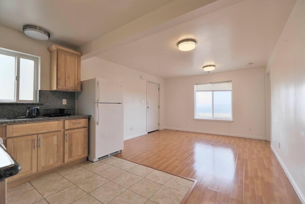 Primary Photo - 159 Oakridge Dr