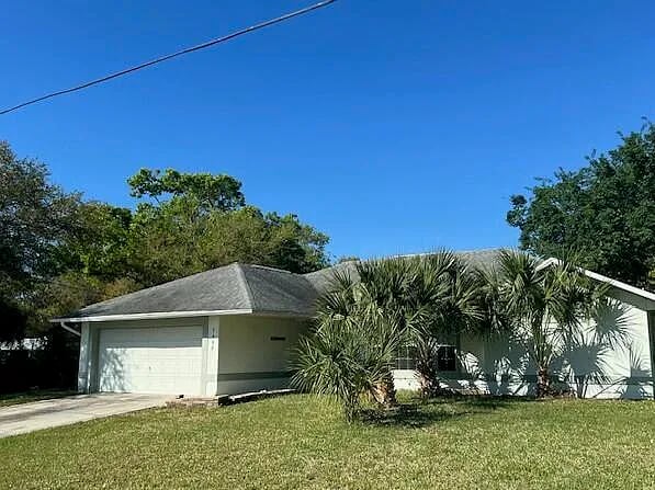 Foto del edificio - 7458 Carillon Ave