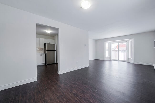 Building Photo - Maplewood Court