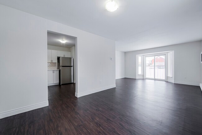 Photo du bâtiment - Maplewood Court