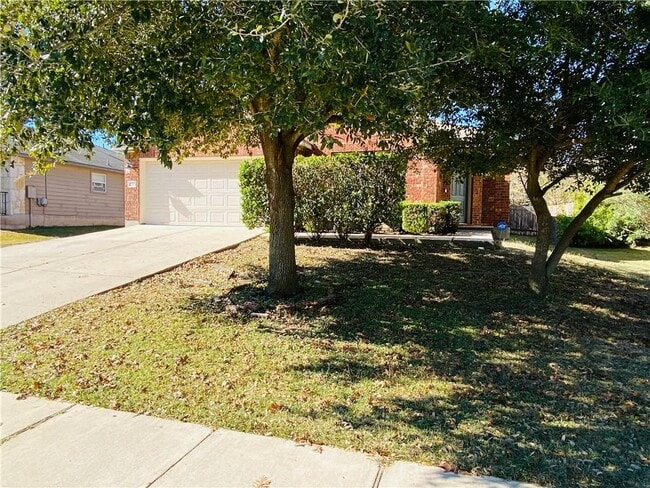 Building Photo - 220 Buckingham Dr